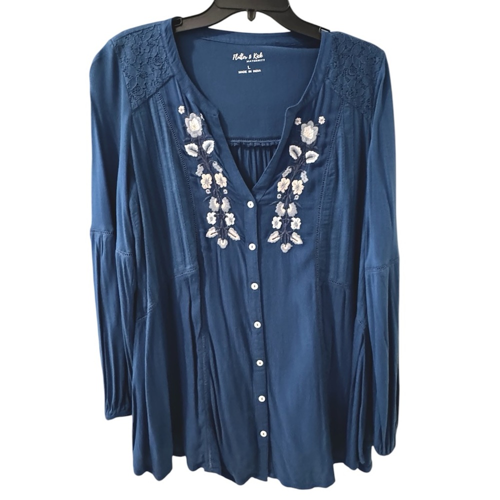 Flutter & Kick Maternity Blue V-Neck Floral Embellished Blouse Large